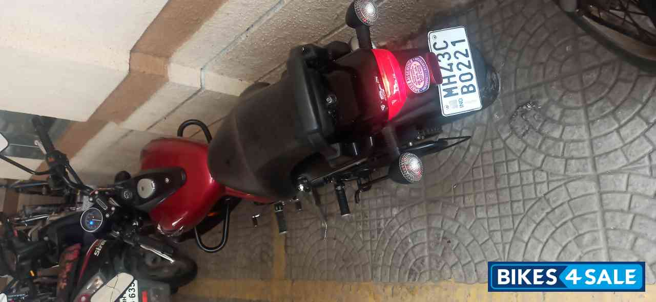 Red Bajaj Avenger Street 160