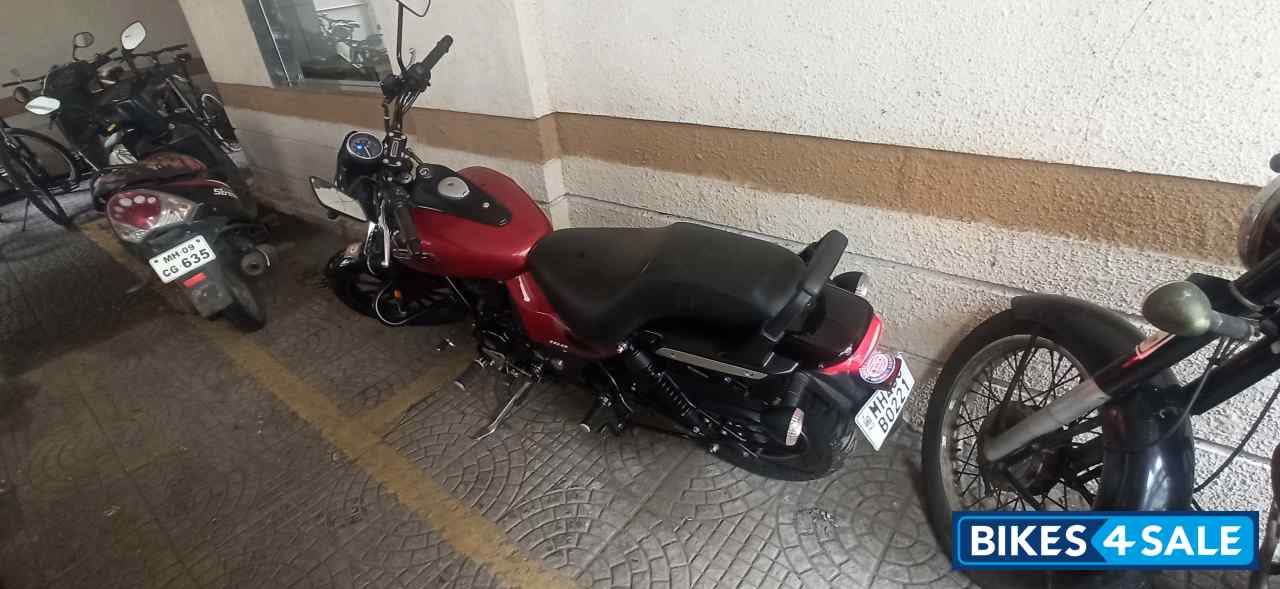 Red Bajaj Avenger Street 160