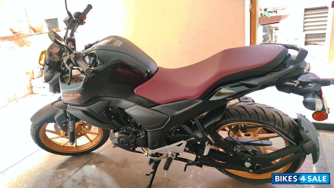 Black Yamaha FZ-S FI V3