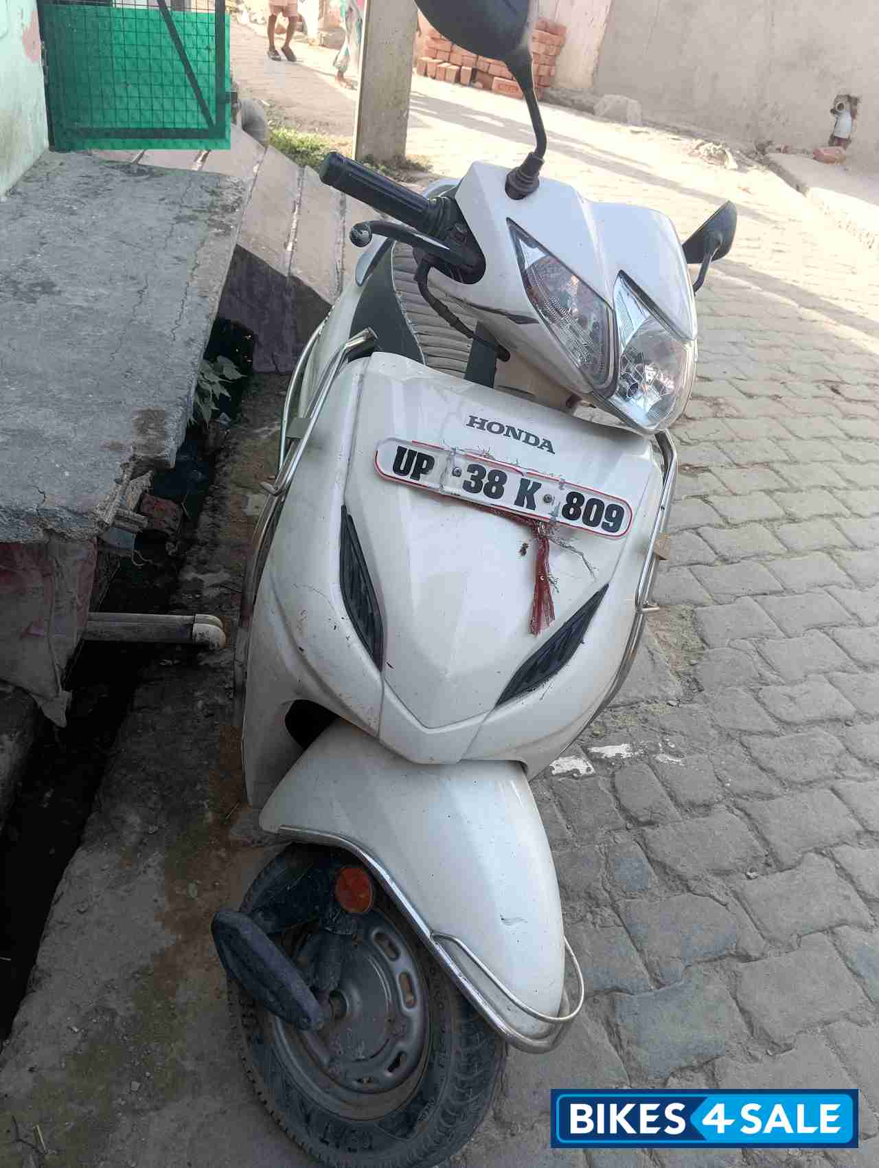 White Honda Activa