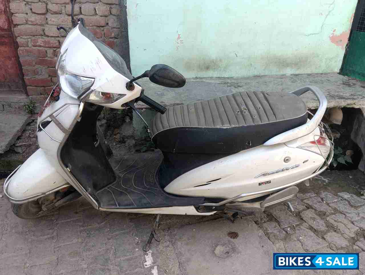 White Honda Activa