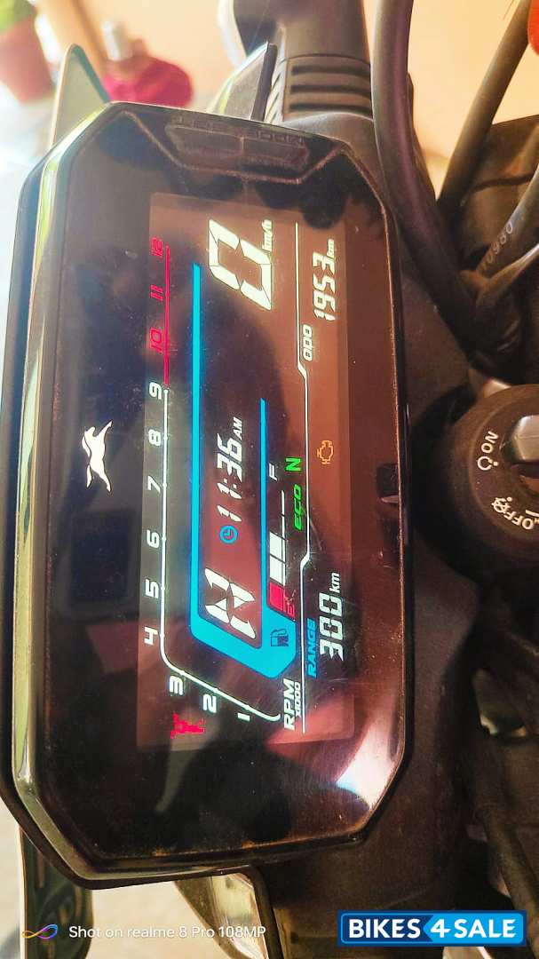 Black TVS Raider 125