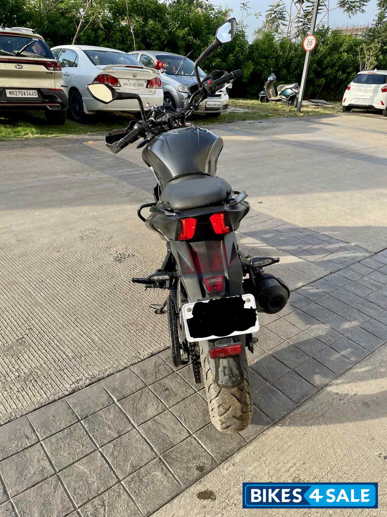 Rock Matte Black Bajaj Dominar 400 ABS Rock Matte Black Bajaj Dominar 400 ABS