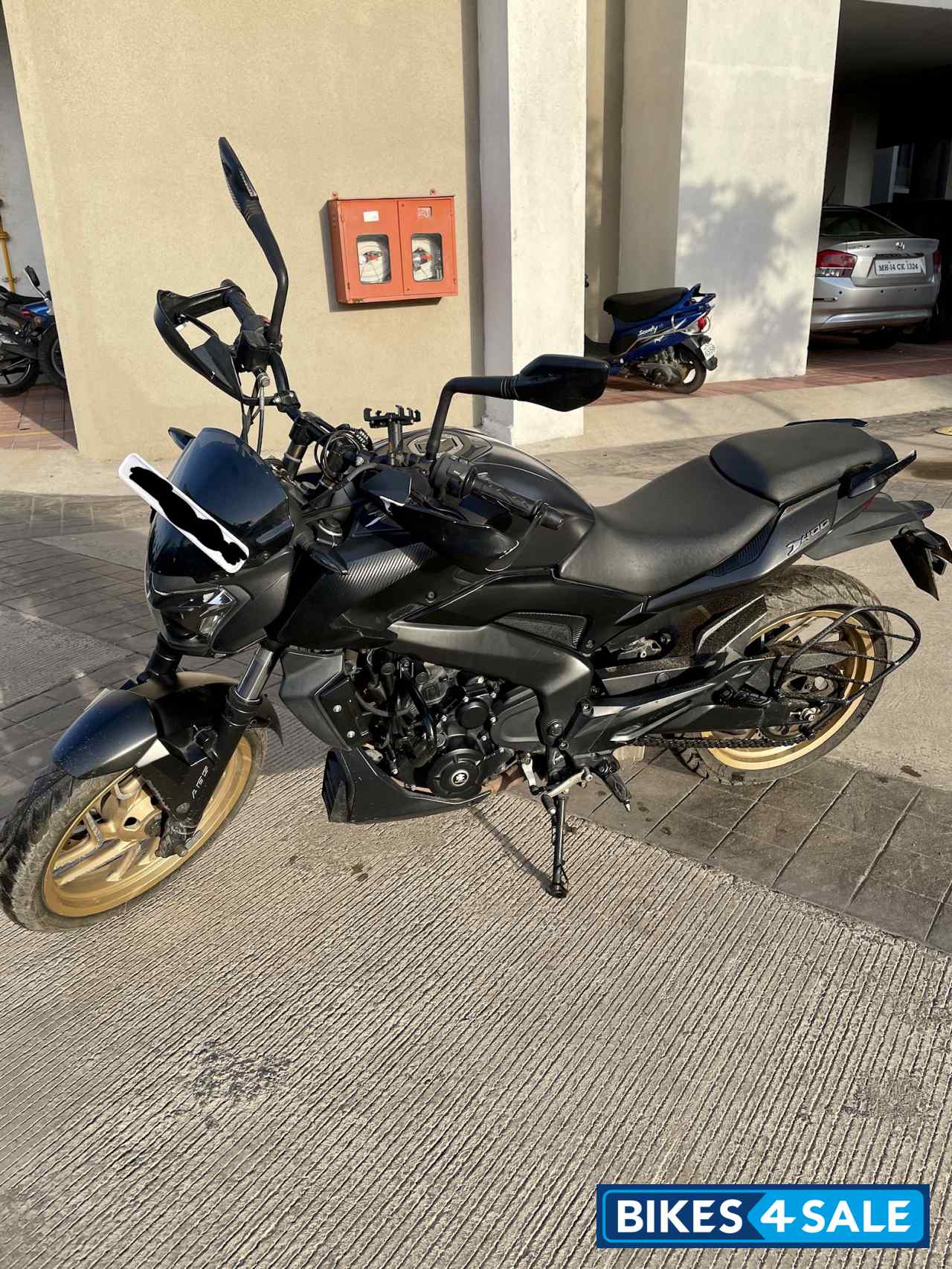 Rock Matte Black Bajaj Dominar 400 ABS Rock Matte Black Bajaj Dominar 400 ABS
