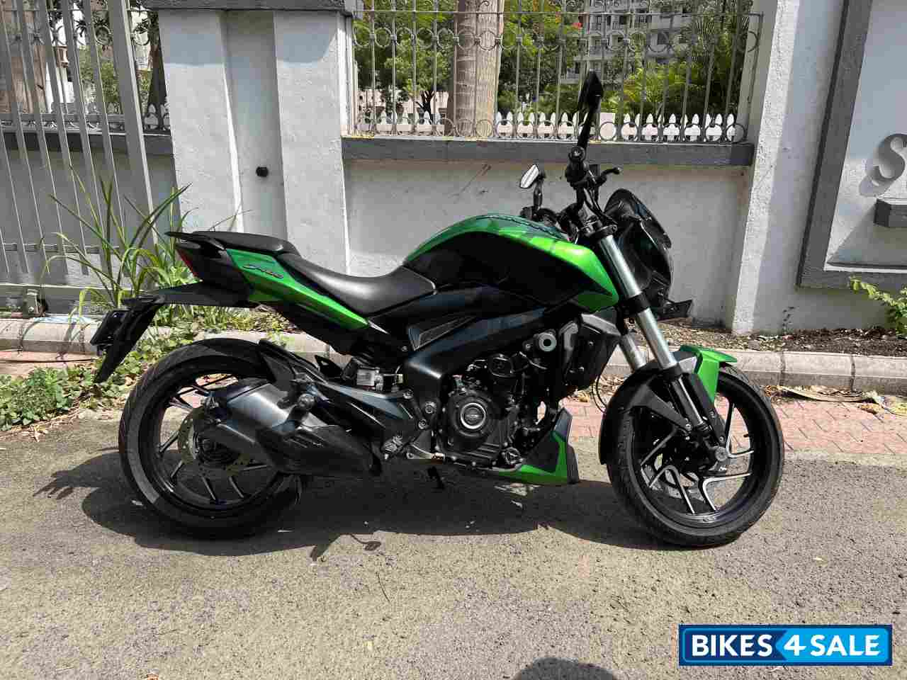 Green Bajaj Dominar 400 ABS BS6