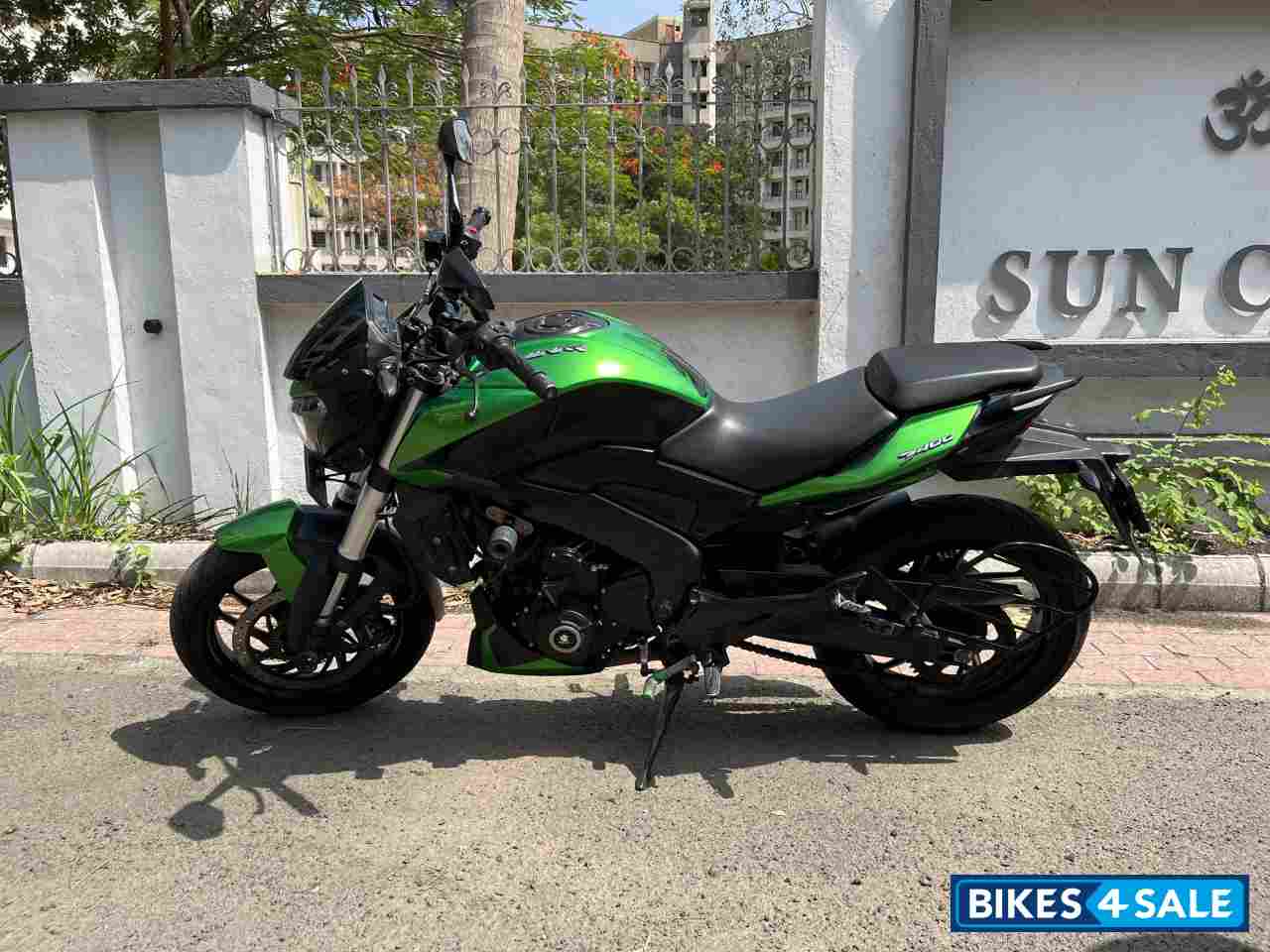 Green Bajaj Dominar 400 ABS BS6