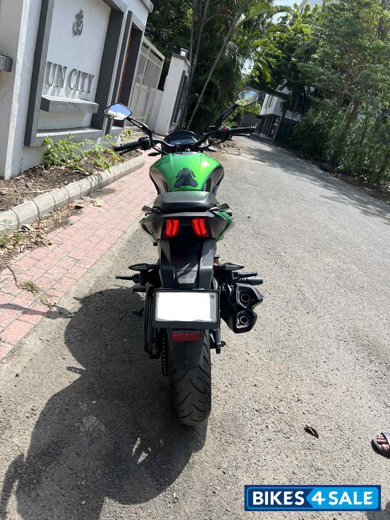 Green Bajaj Dominar 400 ABS BS6