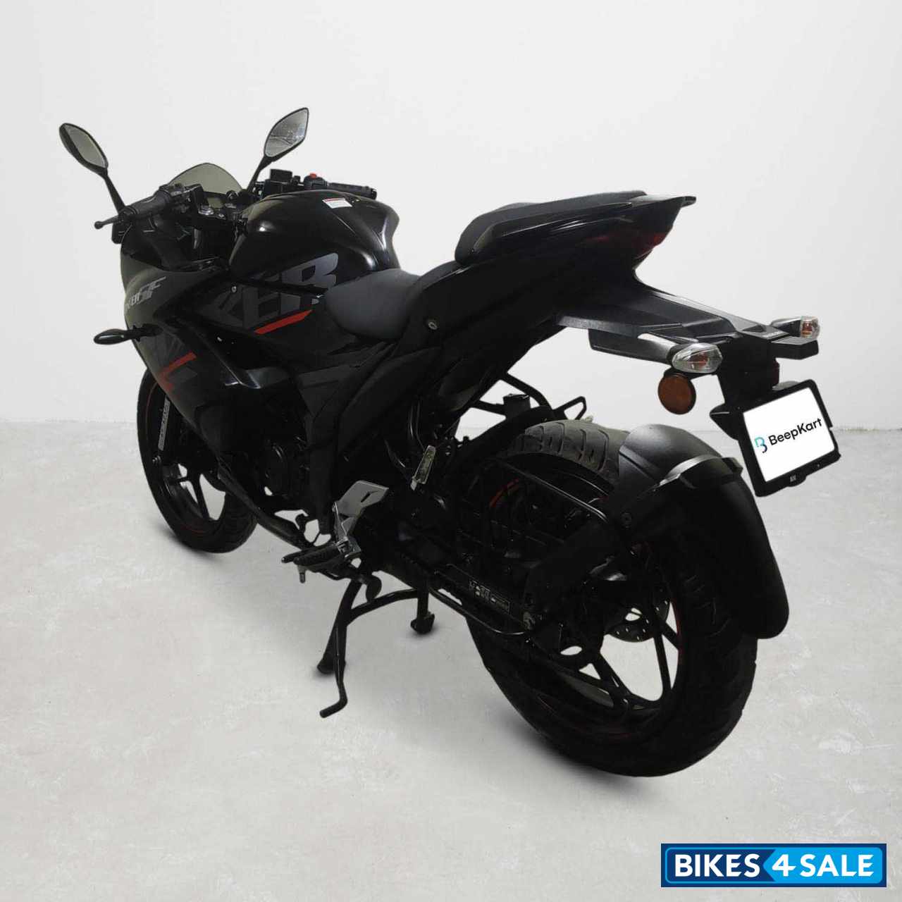 Suzuki Gixxer SF