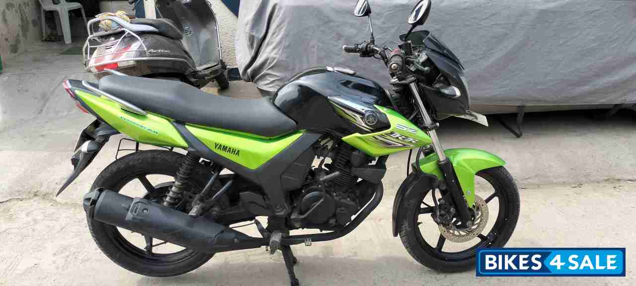 Black Green Yamaha SZ-RR