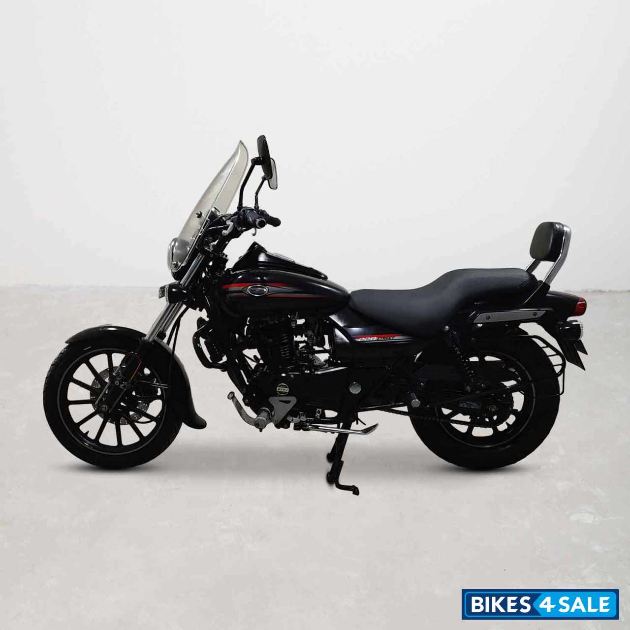 Bajaj Avenger Street 220