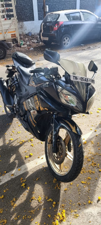 Black & Gold Yamaha YZF R15 V2