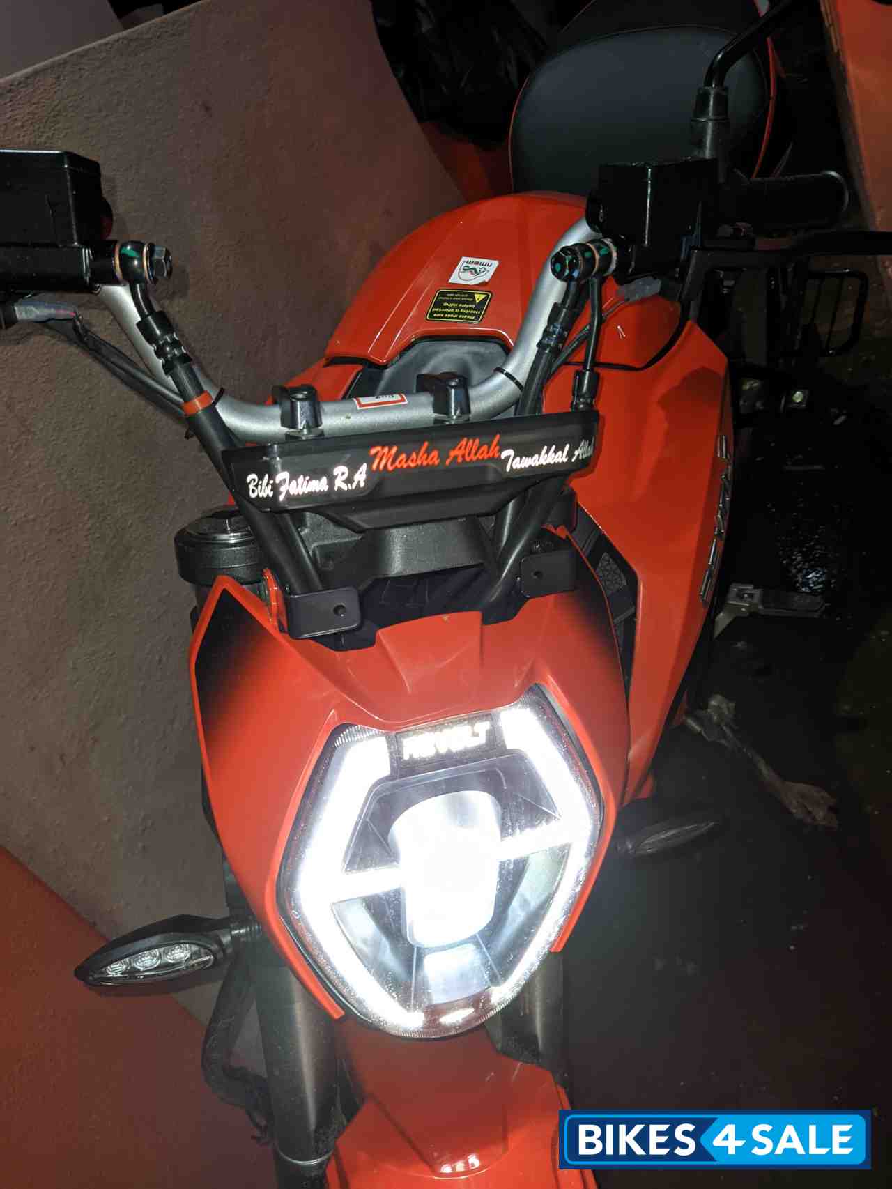 Revolt RV 400 Revolt RV 400