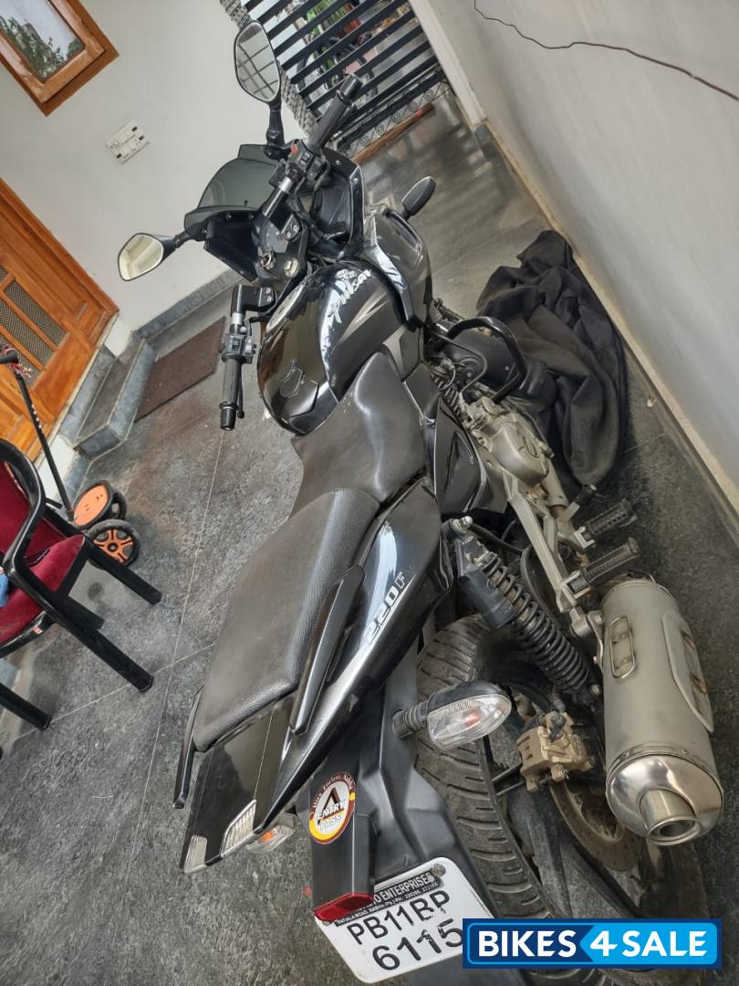 Bajaj Pulsar 220F