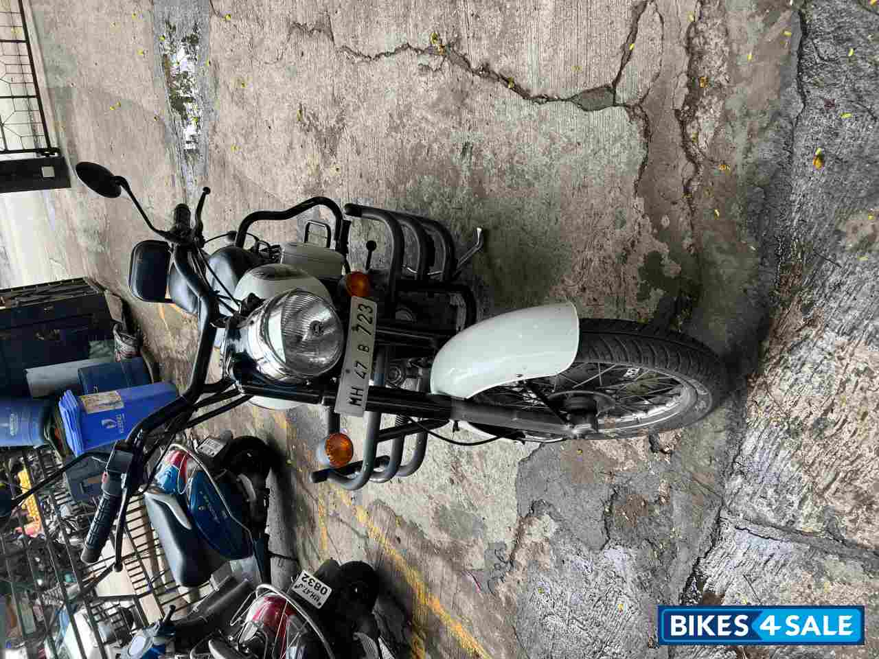 Ash(white) Royal Enfield Classic 350 Ash(white) Royal Enfield Classic 350