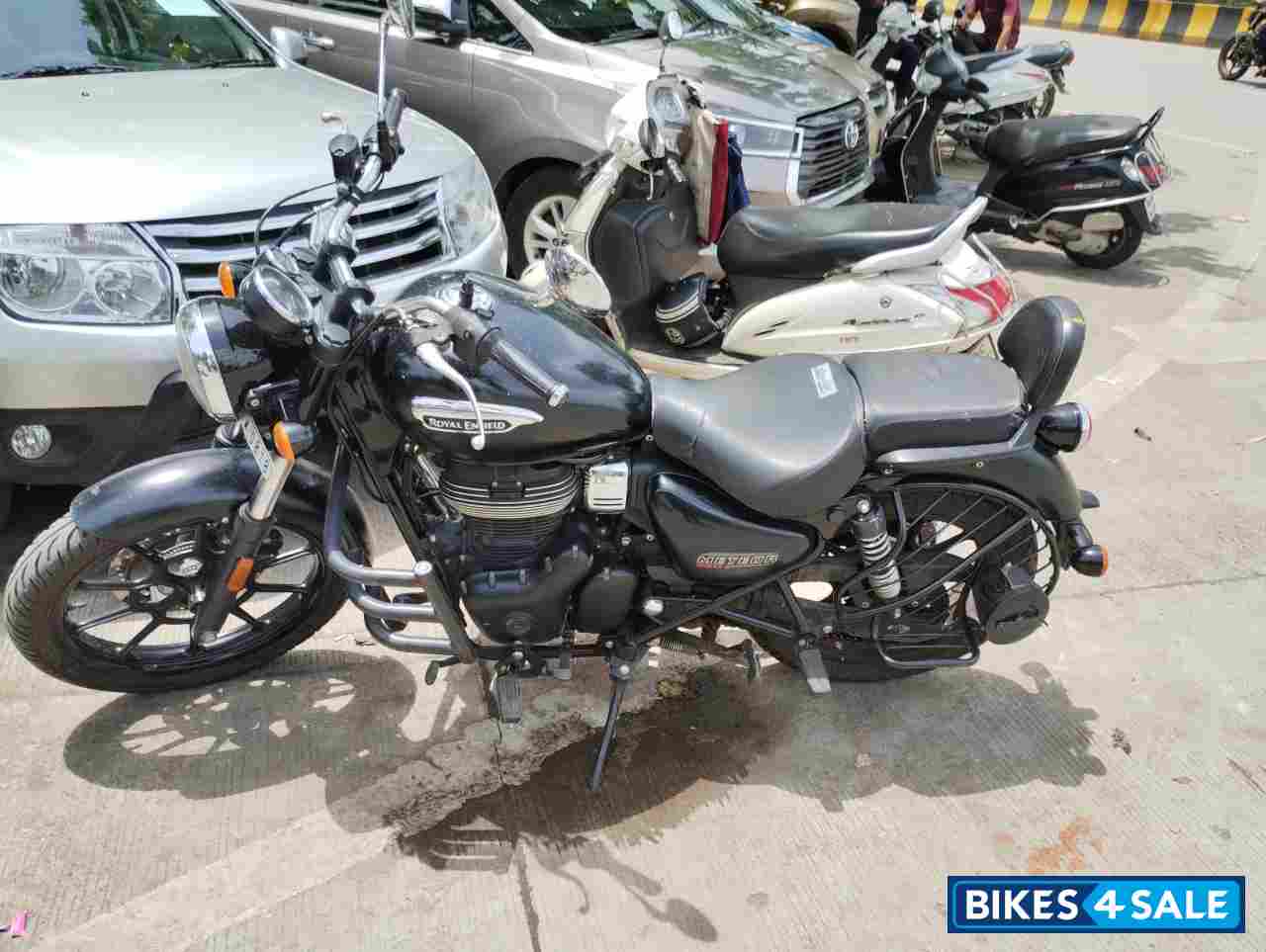 Matt Black Royal Enfield Meteor 350 Matt Black Royal Enfield Meteor 350