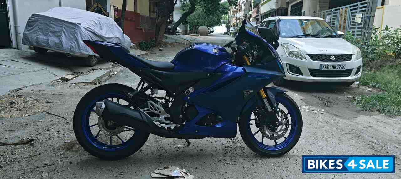 Racing Blue Yamaha R15 V4