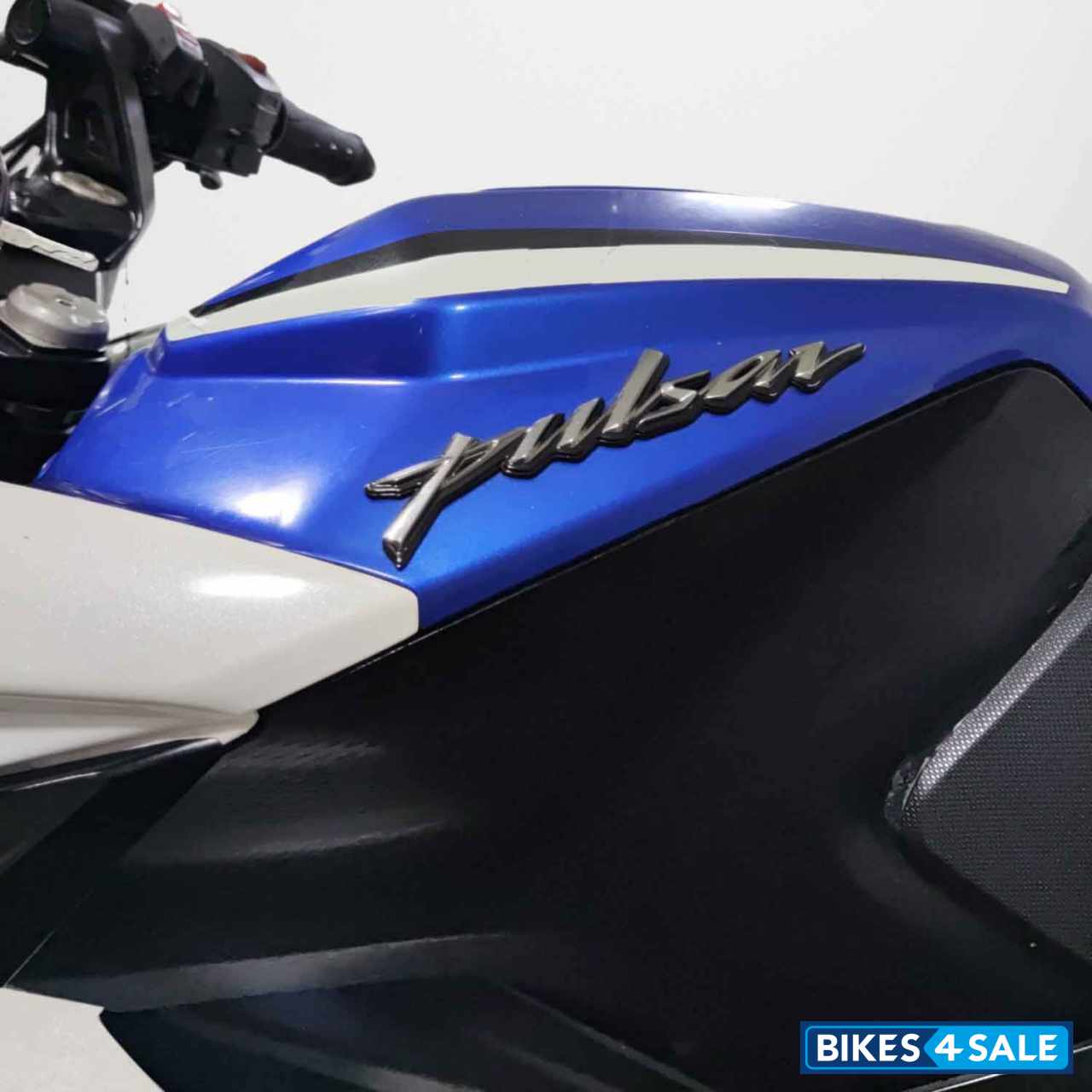 Bajaj Pulsar RS 200
