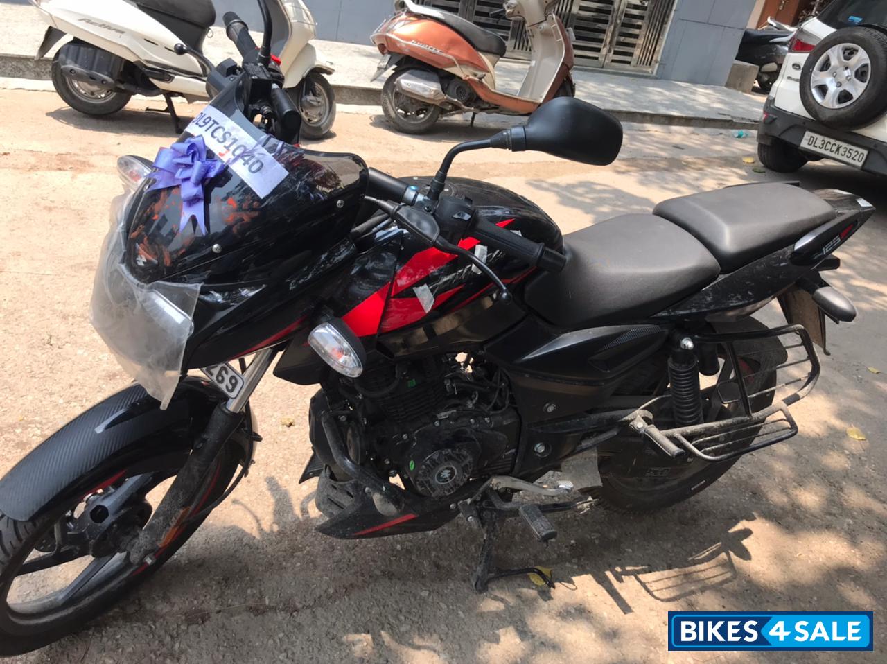 Bajaj Pulsar 125 Split Seat