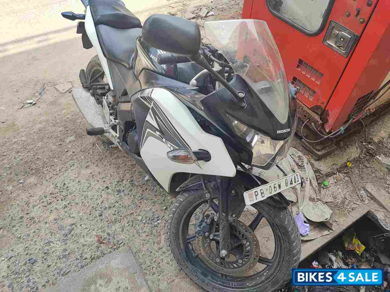 White And Black Honda CBR 150R