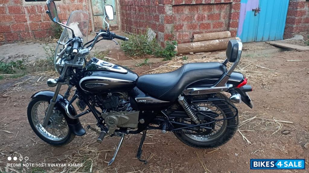 Auburn Black Bajaj Avenger Cruise 220 Auburn Black Bajaj Avenger Cruise 220