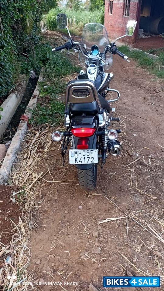 Auburn Black Bajaj Avenger Cruise 220 Auburn Black Bajaj Avenger Cruise 220