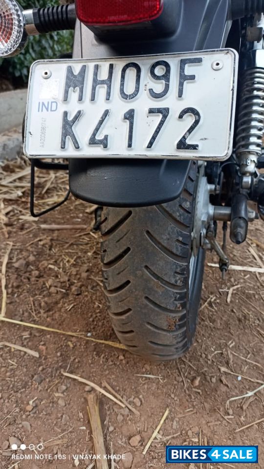 Auburn Black Bajaj Avenger Cruise 220 Auburn Black Bajaj Avenger Cruise 220