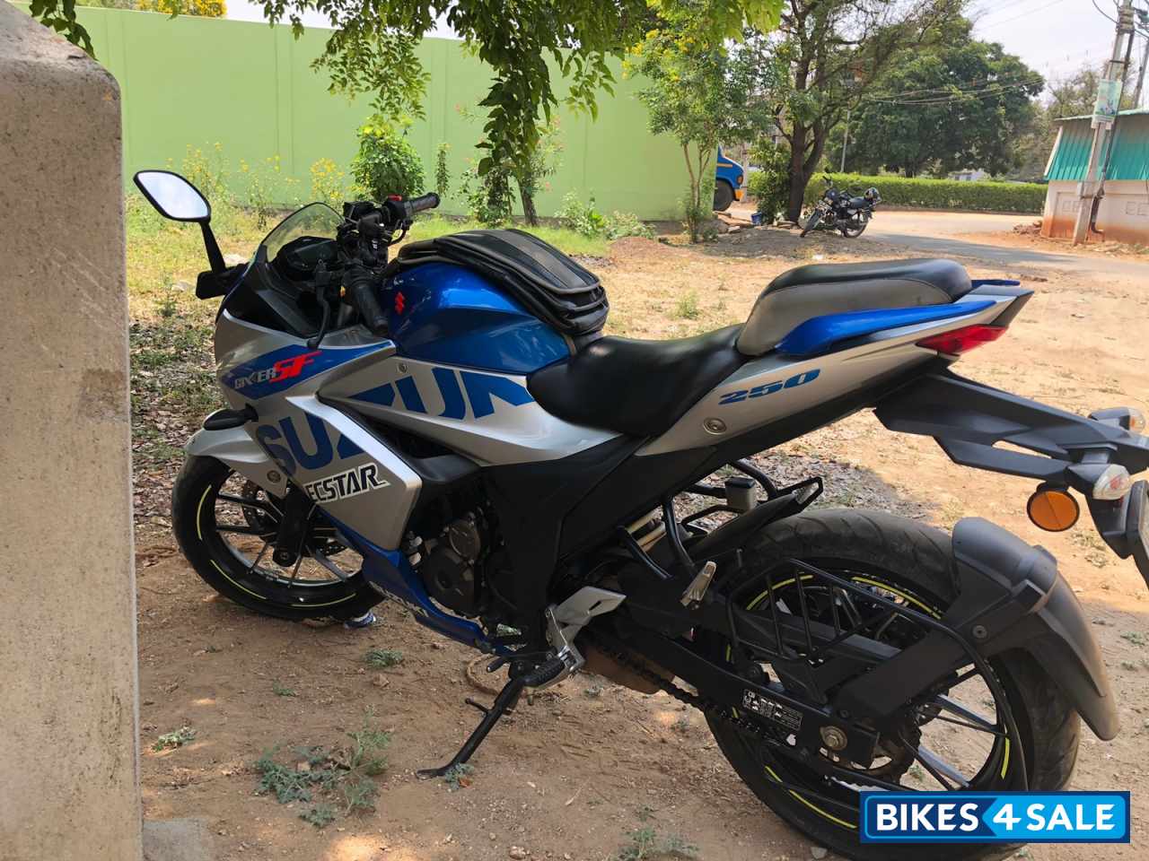 Blue And Silver Suzuki Gixxer SF 250 BS6