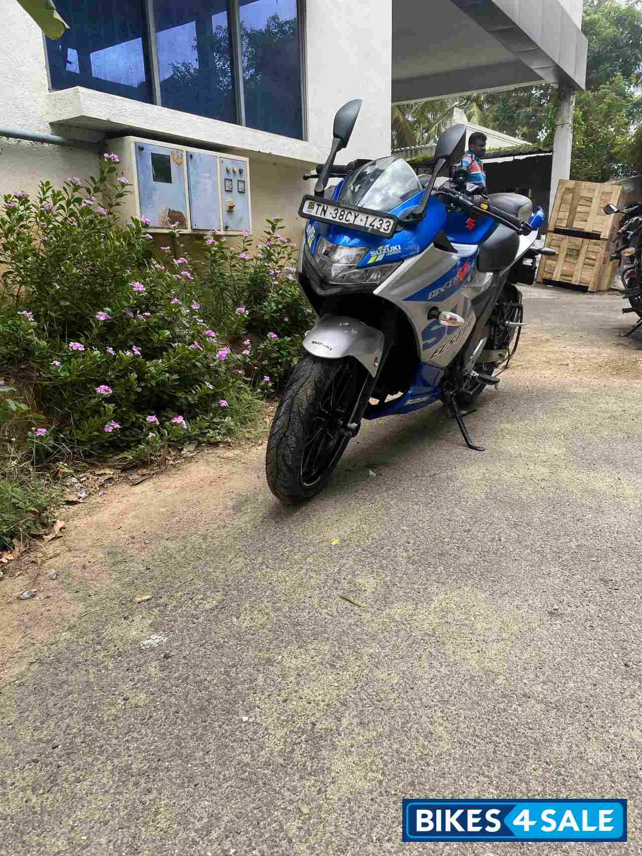 Blue And Silver Suzuki Gixxer SF 250 BS6