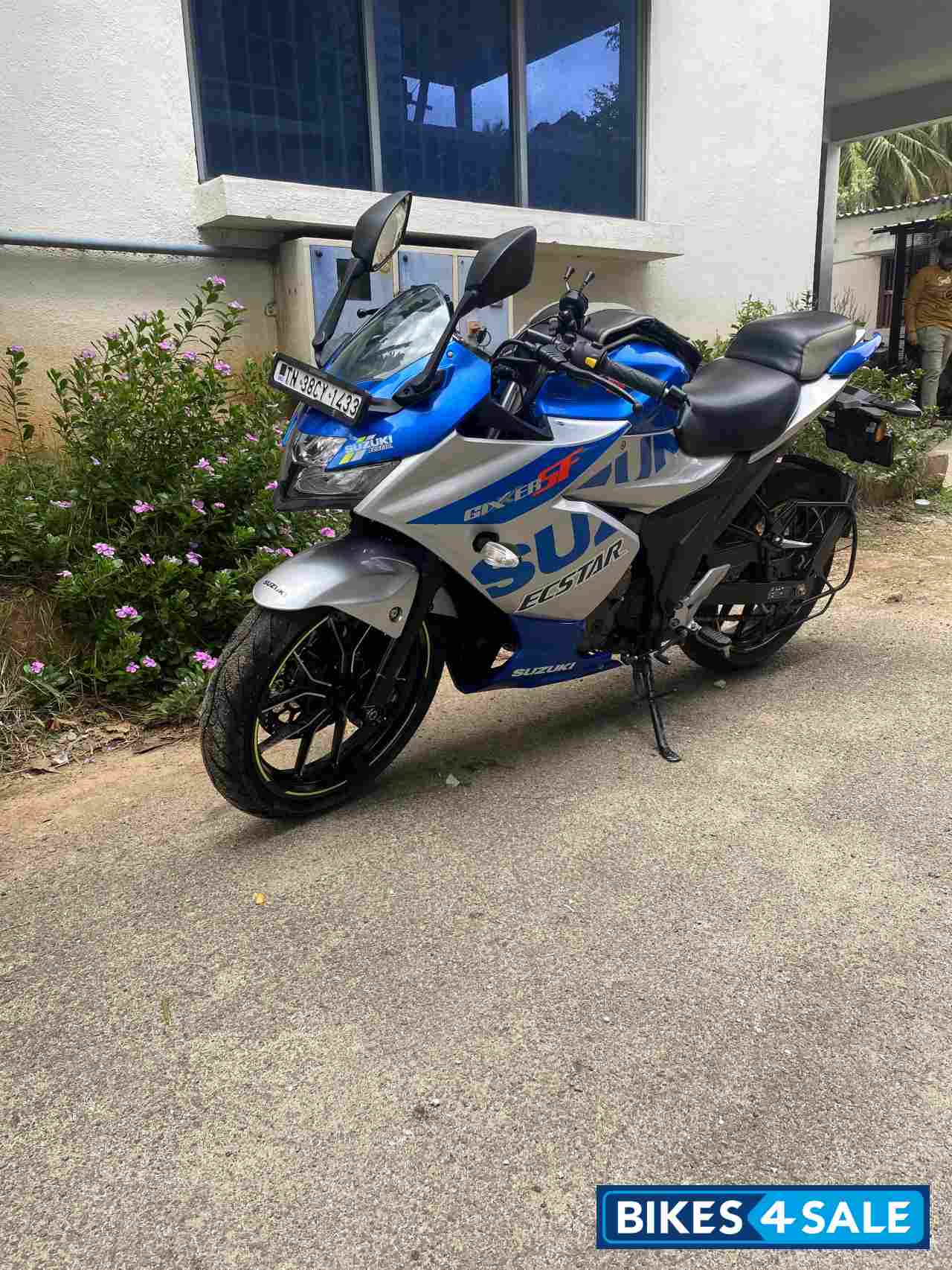 Blue And Silver Suzuki Gixxer SF 250 BS6