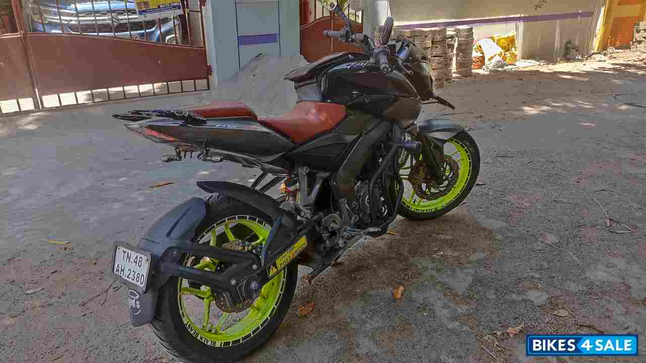 Bajaj Pulsar NS200