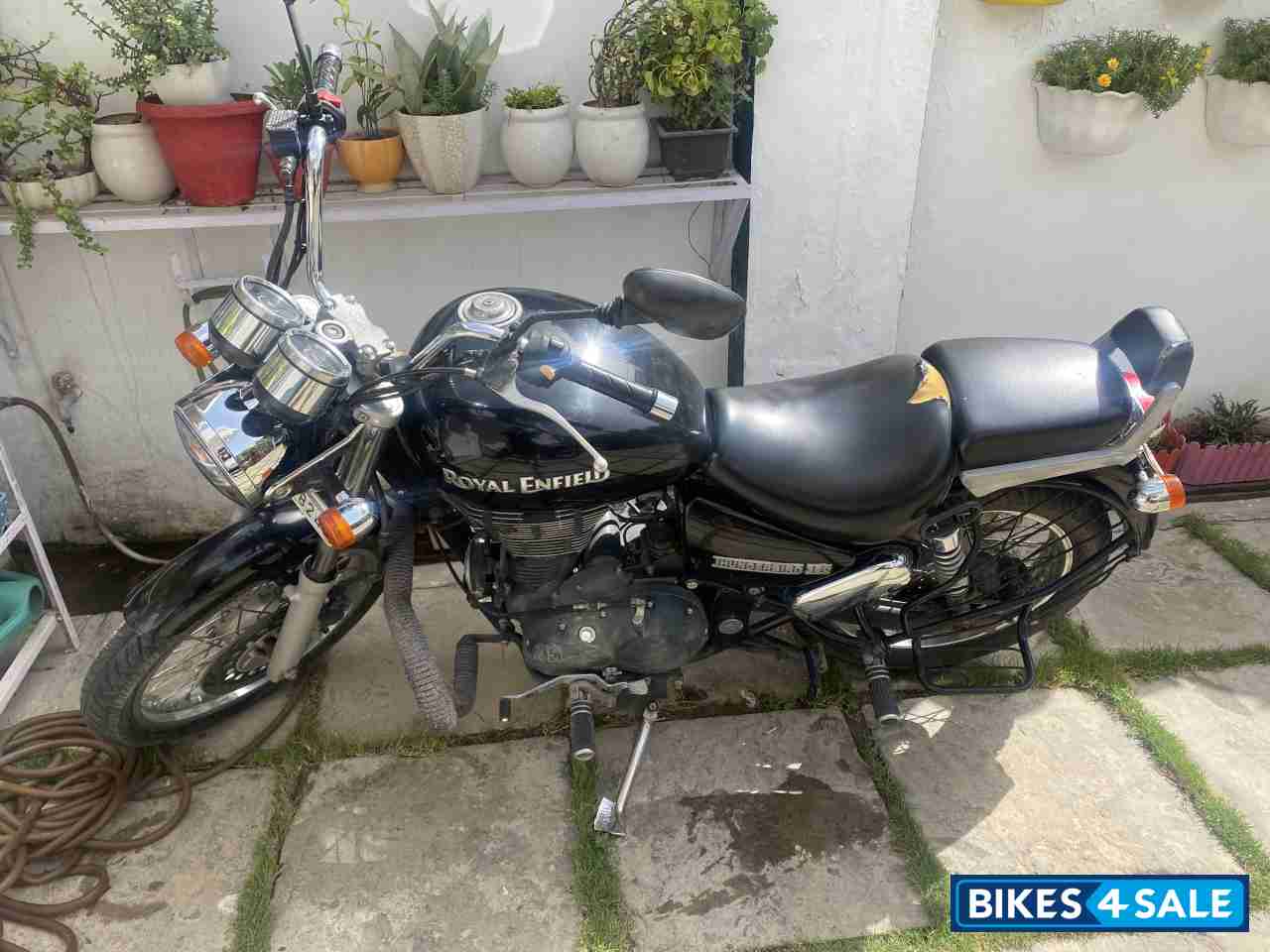 Black Royal Enfield Thunderbird 350