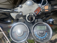 Black Royal Enfield Thunderbird 350