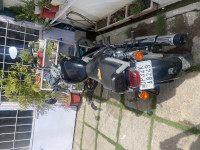 Black Royal Enfield Thunderbird 350