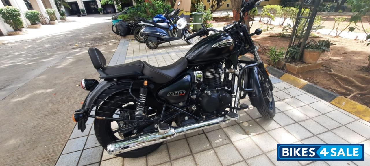 Stellar Black Royal Enfield Meteor 350 Stellar