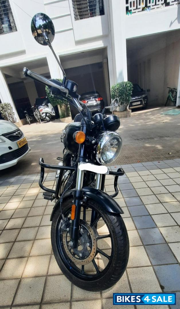 Stellar Black Royal Enfield Meteor 350 Stellar