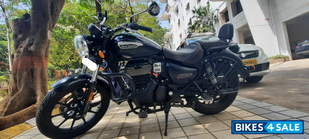 Stellar Black Royal Enfield Meteor 350 Stellar