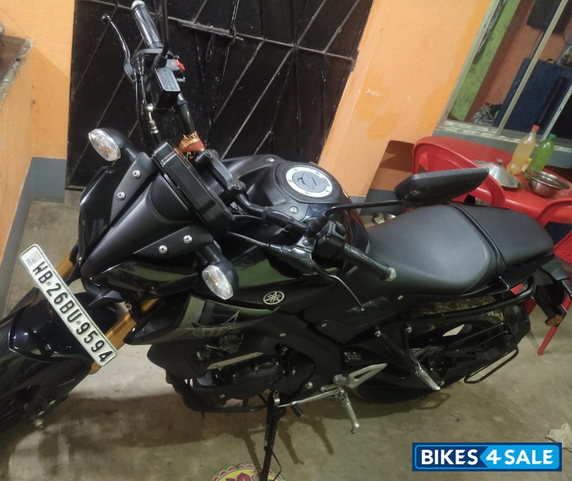Black Yamaha MT-15 BS6