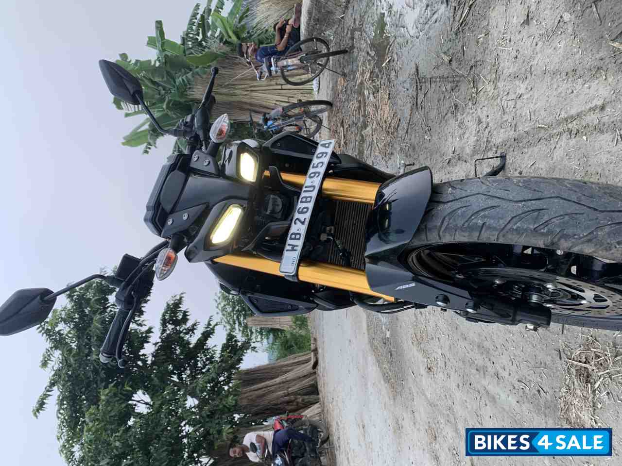 Black Yamaha MT-15 BS6