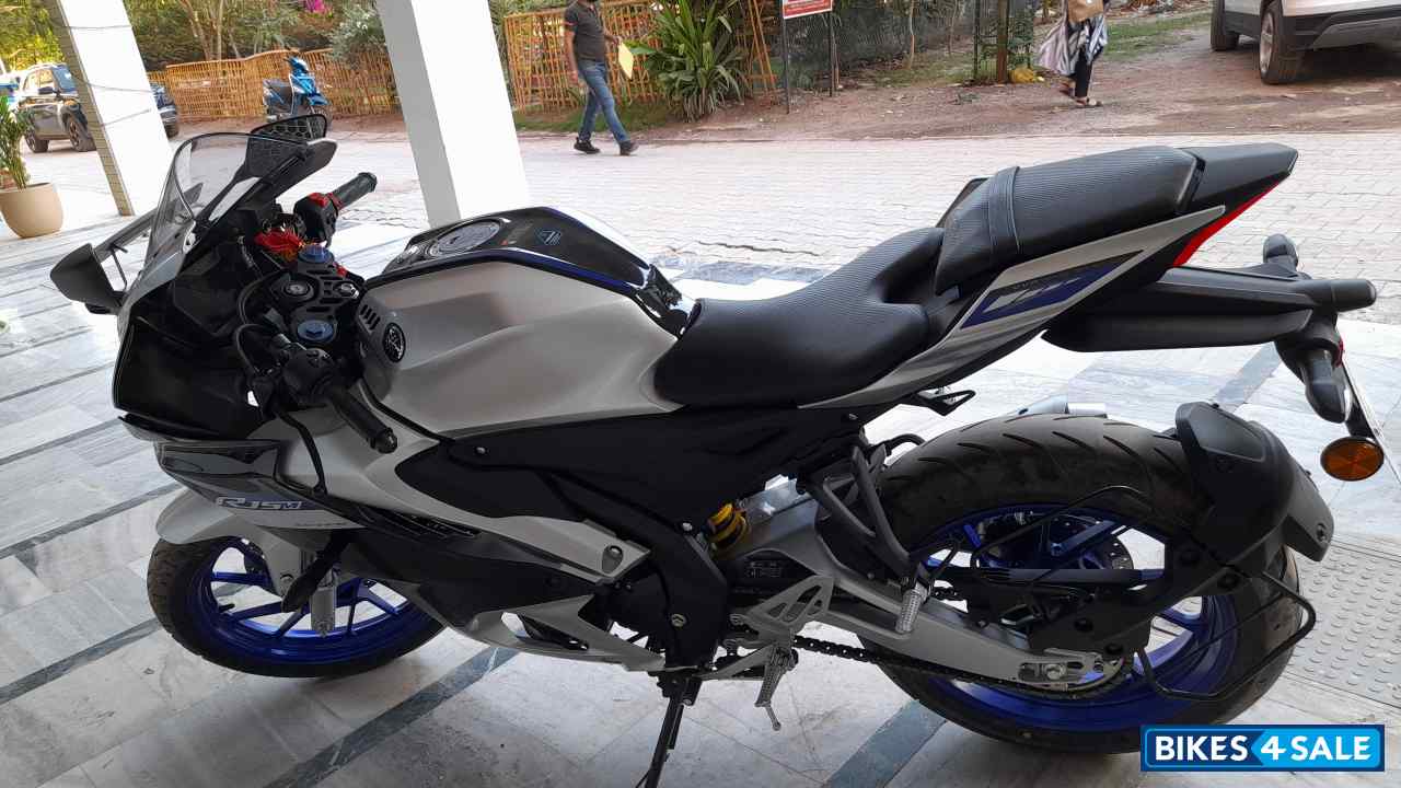 Yamaha R15 V4