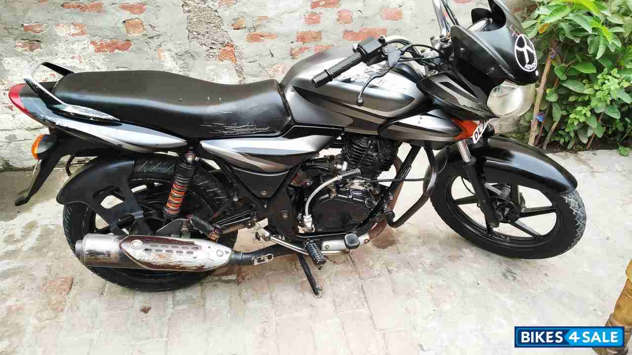 Gray Bajaj Discover DTSi 135 Gray Bajaj Discover DTSi 135