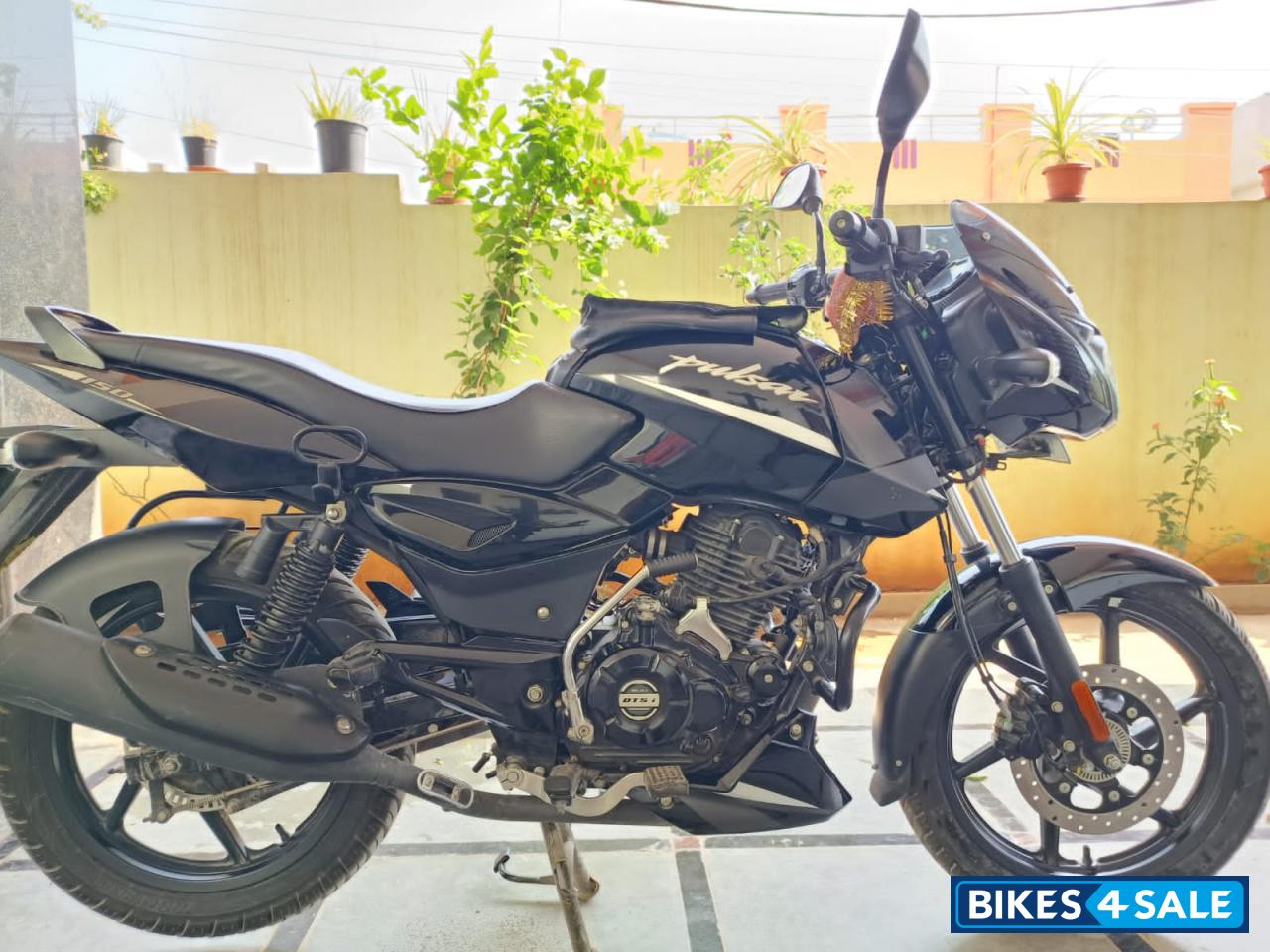 Black And Silver Bajaj Pulsar 150 DTSi