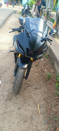 Black Yamaha R15 V4