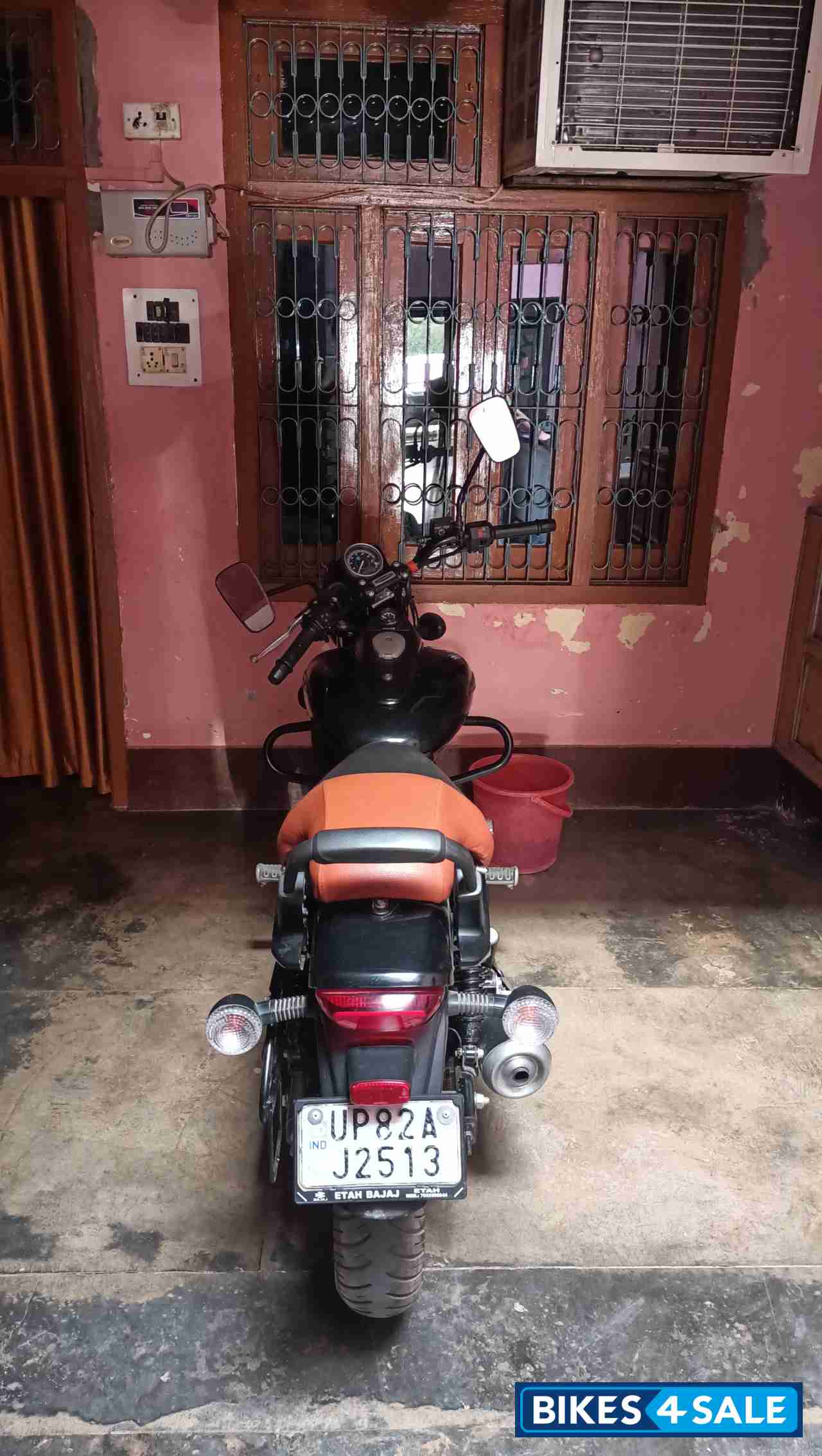 Black Bajaj Avenger Street 160 BS6