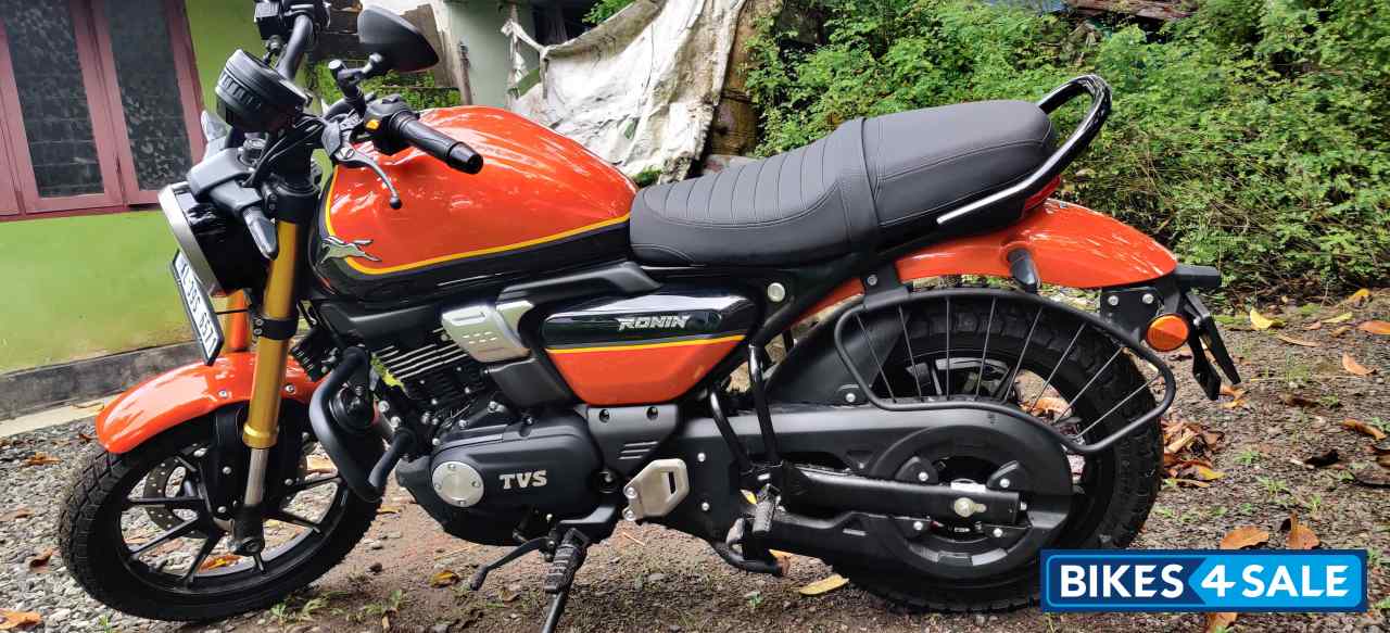 TVS Ronin DS
