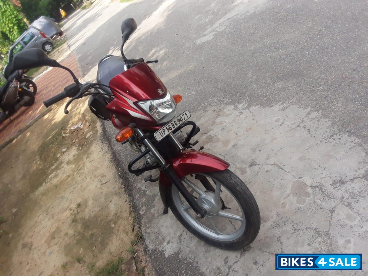 Red Bajaj Platina 100 ES BS6