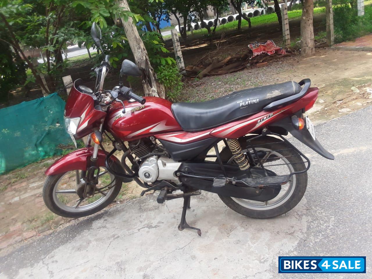 Red Bajaj Platina 100 ES BS6