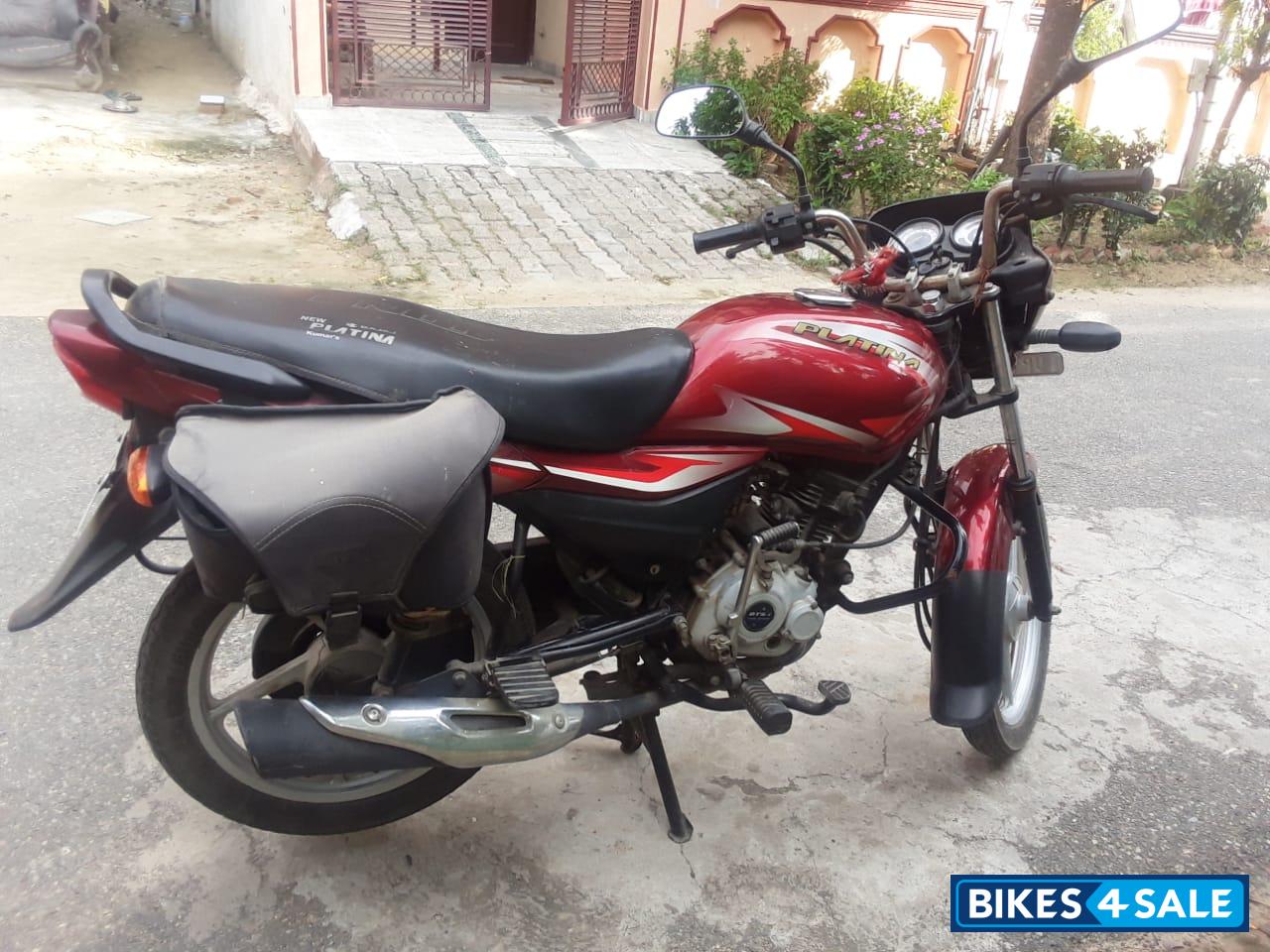 Red Bajaj Platina 100 ES BS6