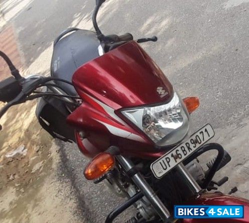 Red Bajaj Platina 100 ES BS6