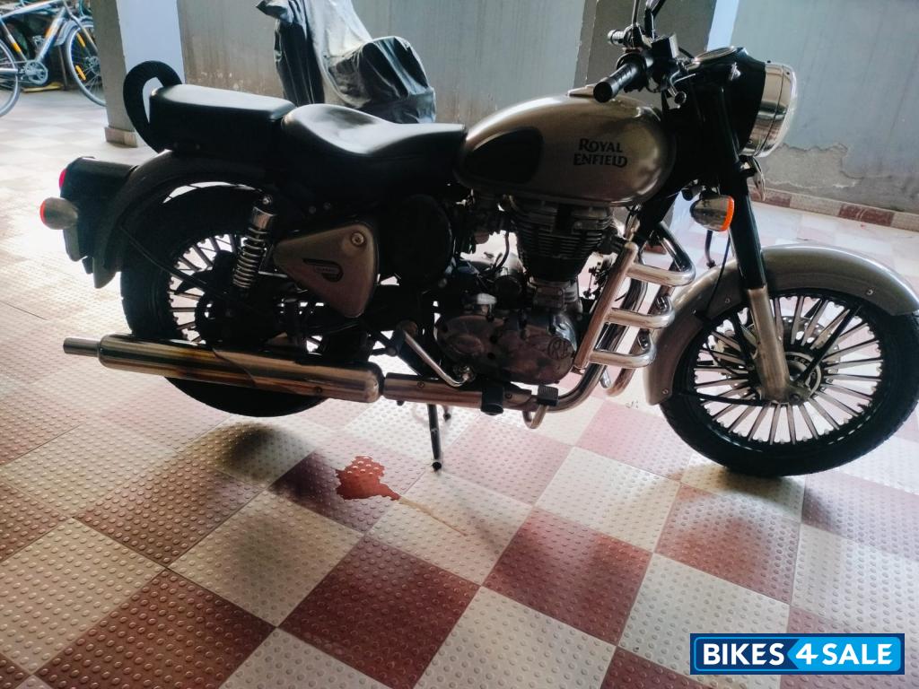 Royal Enfield Classic Gunmetal Grey Royal Enfield Classic Gunmetal Grey