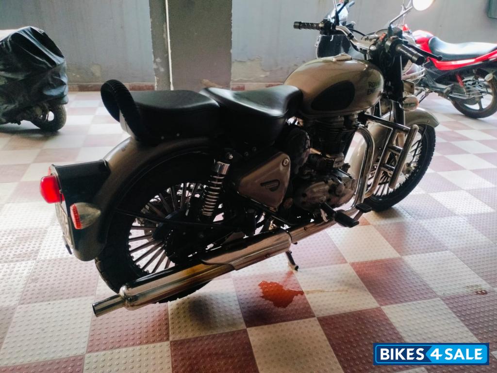 Royal Enfield Classic Gunmetal Grey Royal Enfield Classic Gunmetal Grey